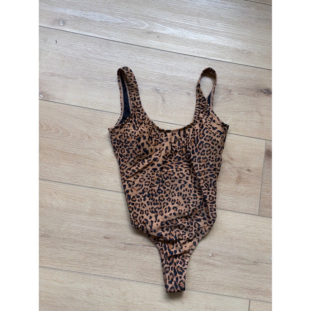 Sports Illustrated Leopard Print One Piece Swimsuit Classic Brown Medium NEW